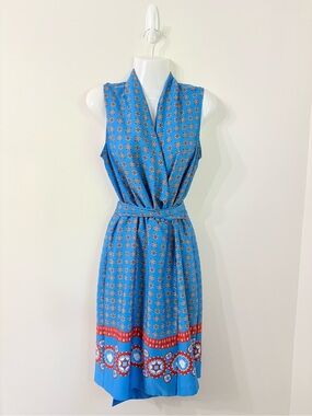 ANNE KLEIN Satin Blue Medallion Print Sleeveless Wrap Style Dress Resort Chic